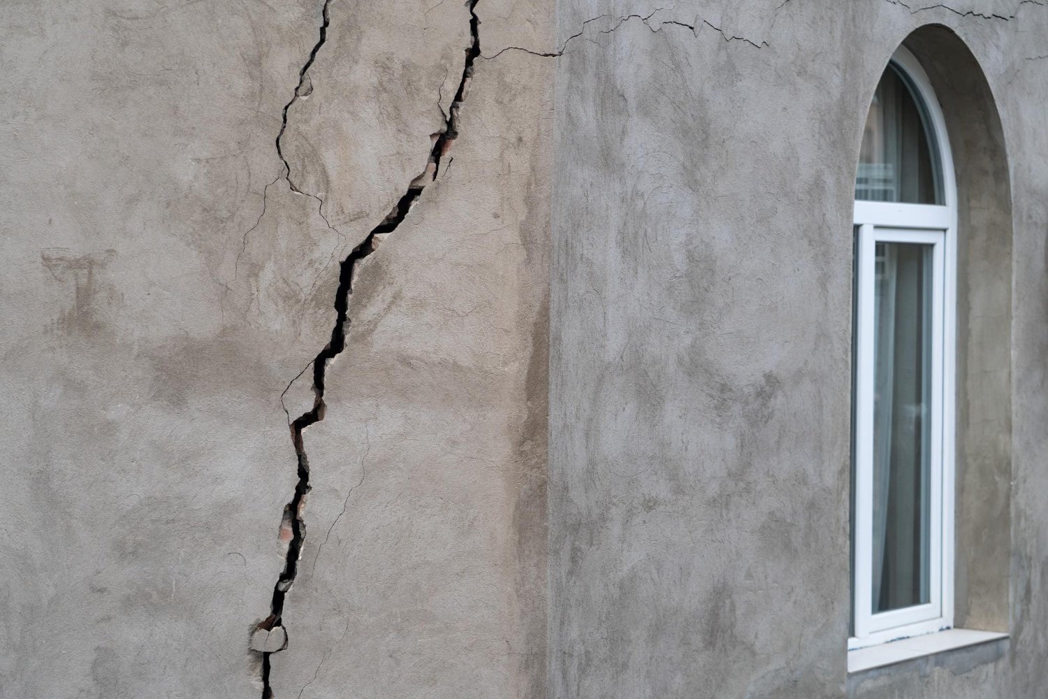 Vertical Foundation Cracks
